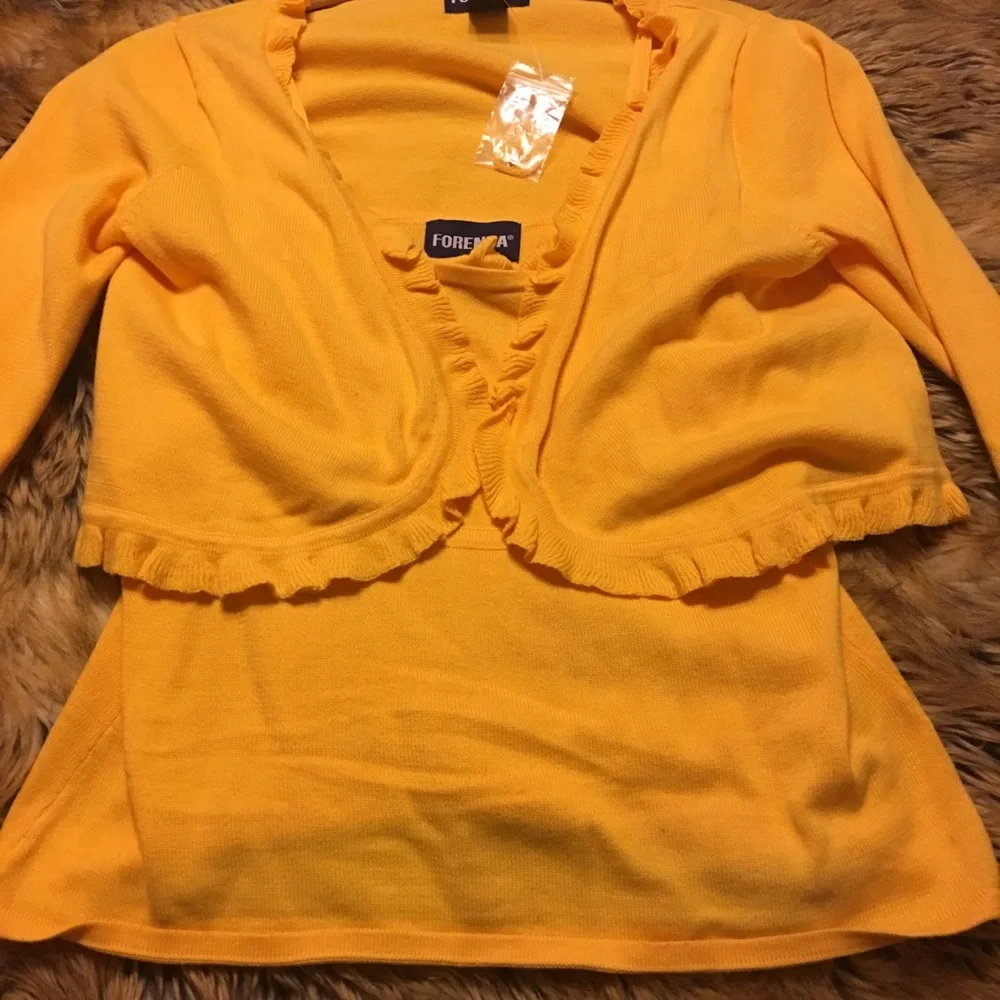 Forenza mustard 2-piece tank and shrug set NWT S